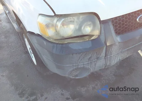 2005 Ford Escape Xls z USA, uszkodzony, nr VIN 1FMYU02Z45KD13174